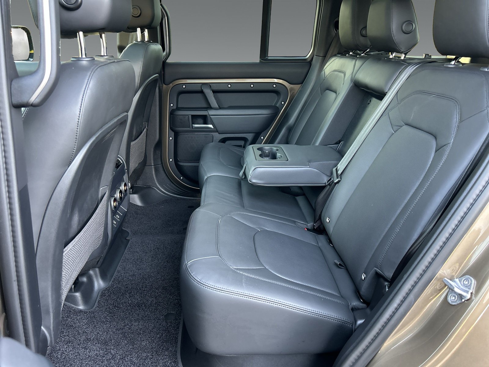 Land Rover Defender 3.0 D300 X-Dynamic HSE +AHK +PANORAMADACH