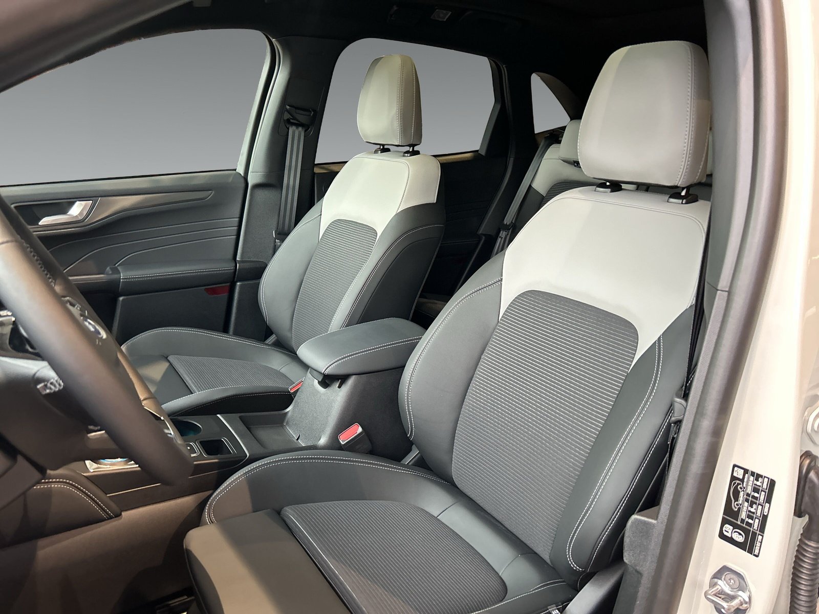 Ford Kuga 2.5 Duratec Sound Edition
