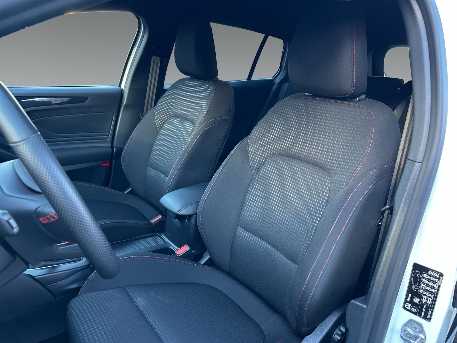 Ford Focus 1.0 EcoBoost ST-Line +Navi+DAB+Sitzhzg.