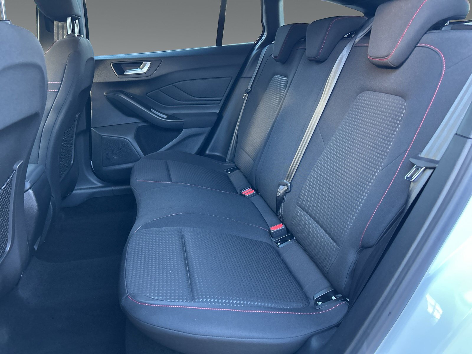 Ford Focus 1.0 EcoBoost ST-Line +Navi+DAB+Sitzhzg.