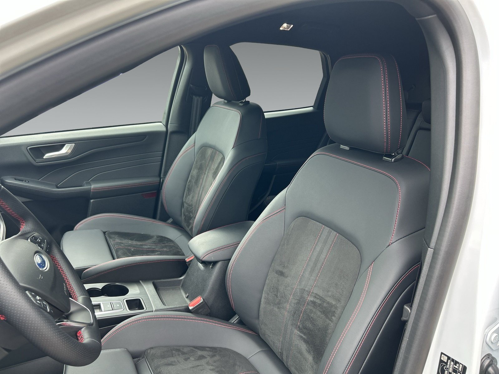 Ford Kuga 2.5 Duratec Hybrid FHEV ST-Line X AWD +AHK+WinterPaket