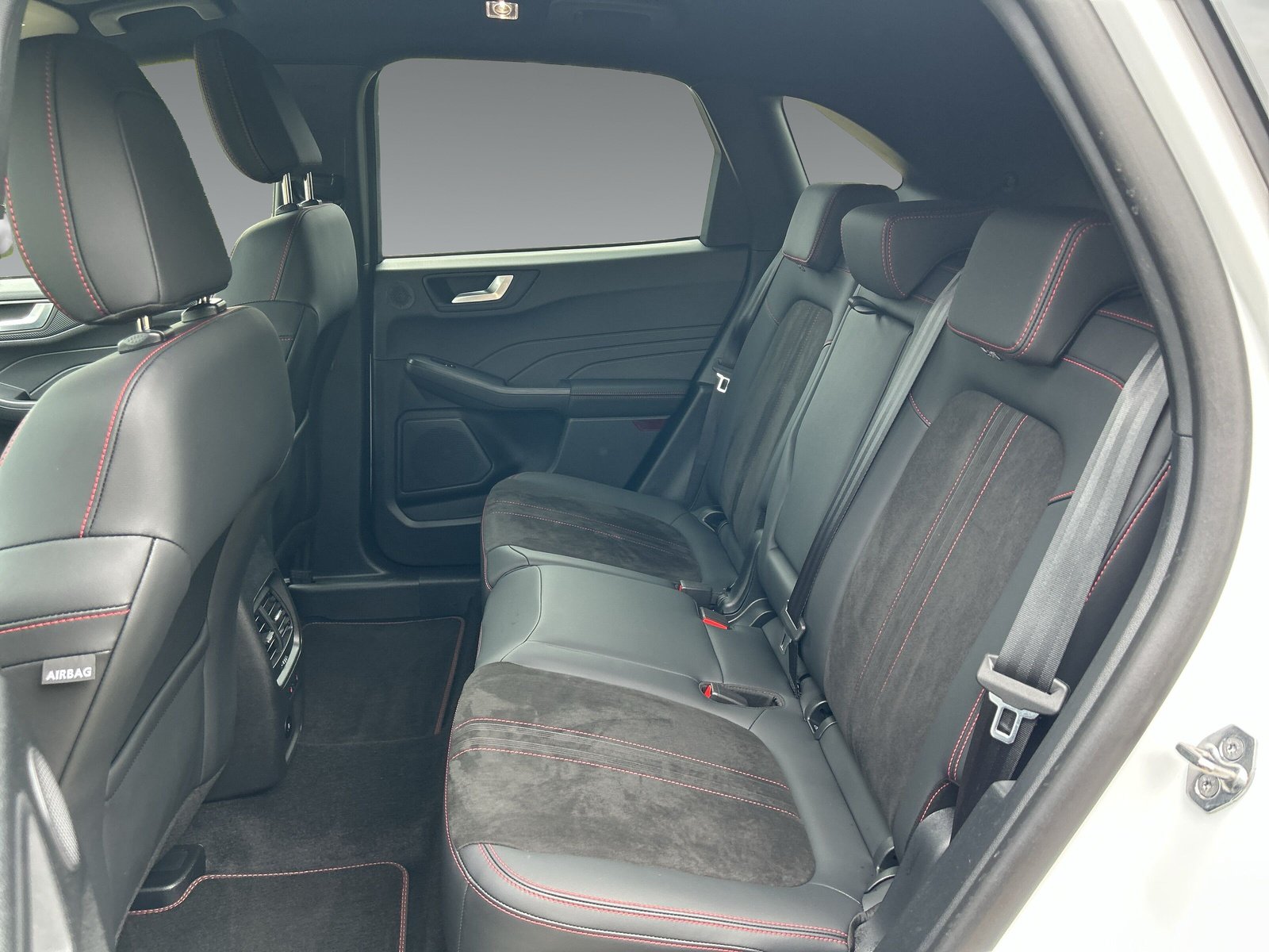 Ford Kuga 2.5 Duratec Hybrid FHEV ST-Line X AWD +AHK+WinterPaket