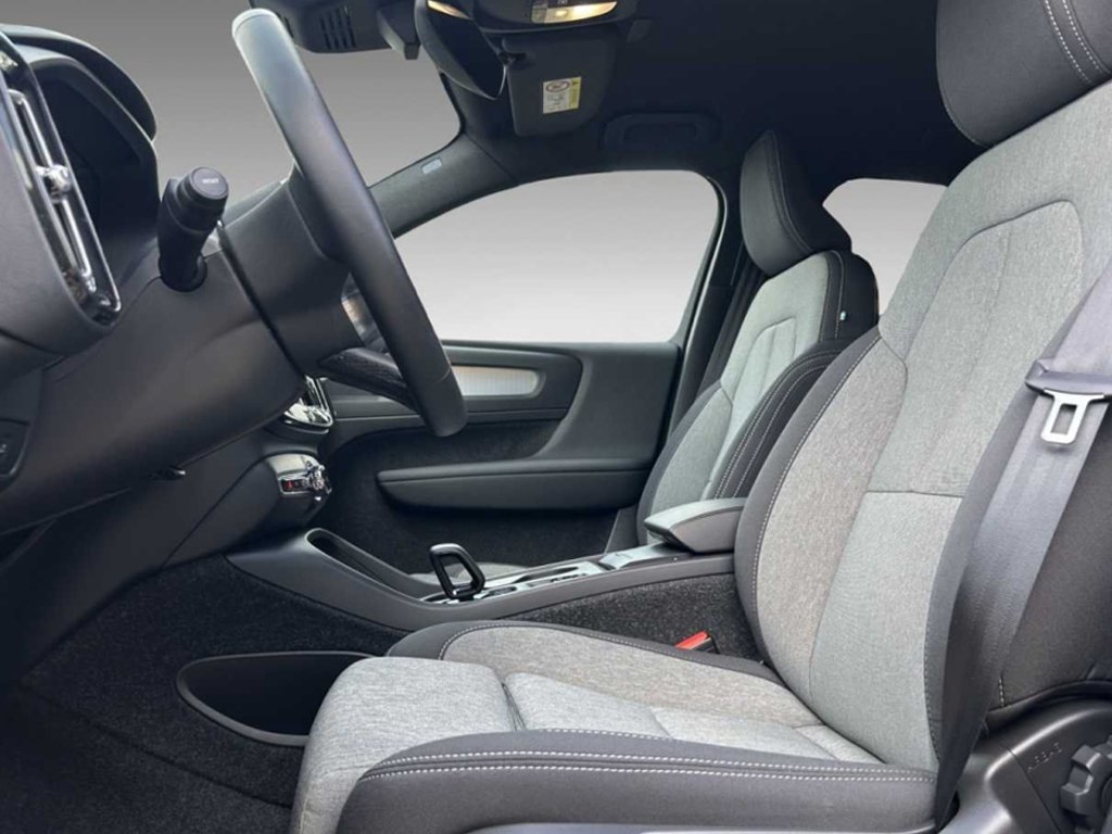 Volvo XC40 B4 Plus Black Edition+FS-Heizung+Licht-Paket+HK