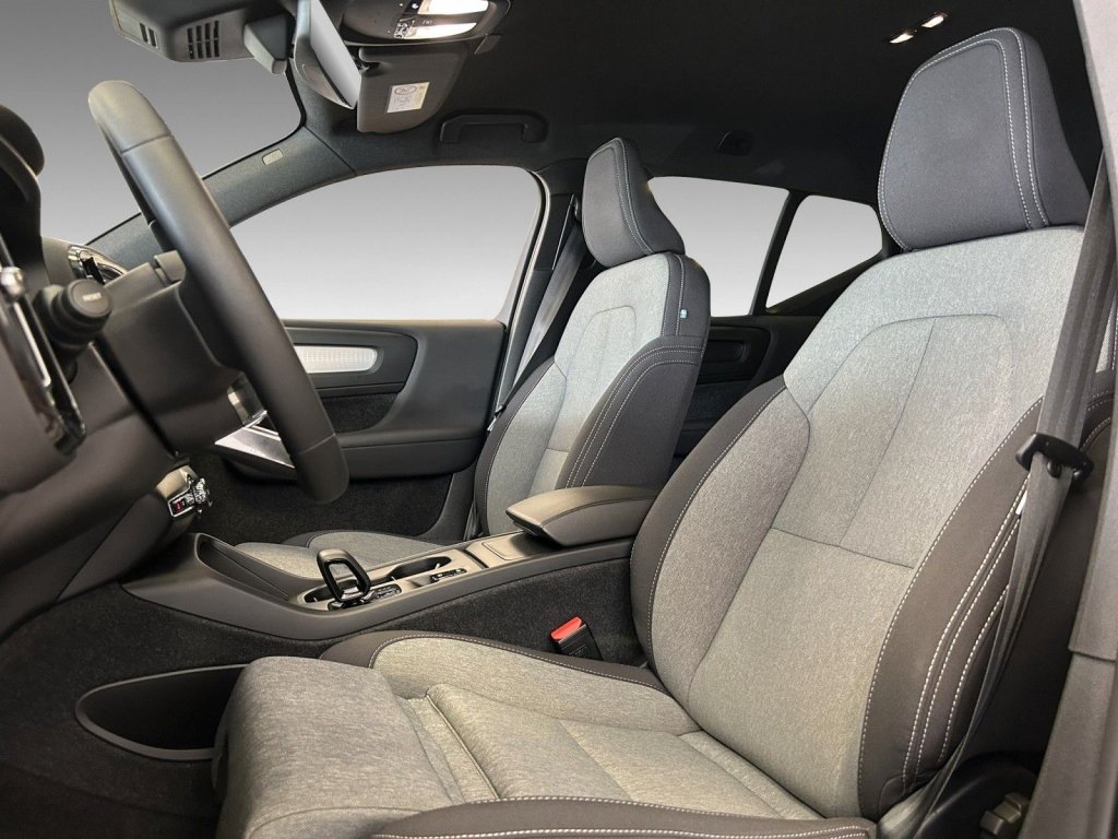 Volvo XC40 B3 Plus Black Edition+10.500€ Preisvorteil+FS-Heizung+ACC+HK+BLIS