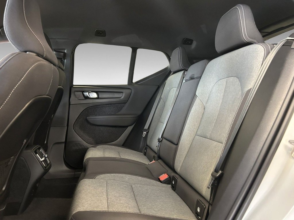Volvo XC40 B3 Plus Black Edition+10.500€ Preisvorteil+FS-Heizung+ACC+HK+BLIS