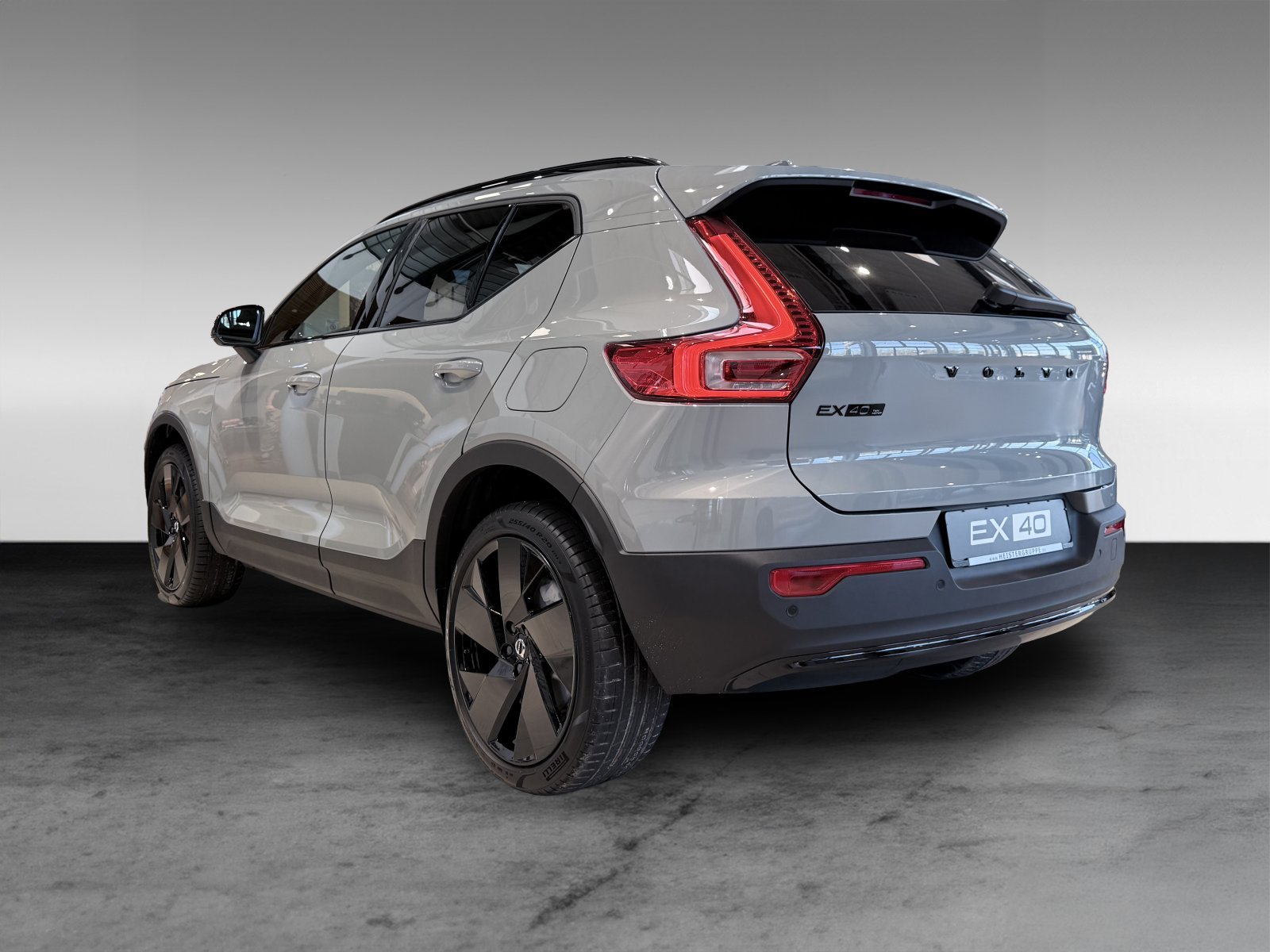 Volvo EX40 Twin Motor Plus Black Edition+Licht+Sitzkomfort+Winter