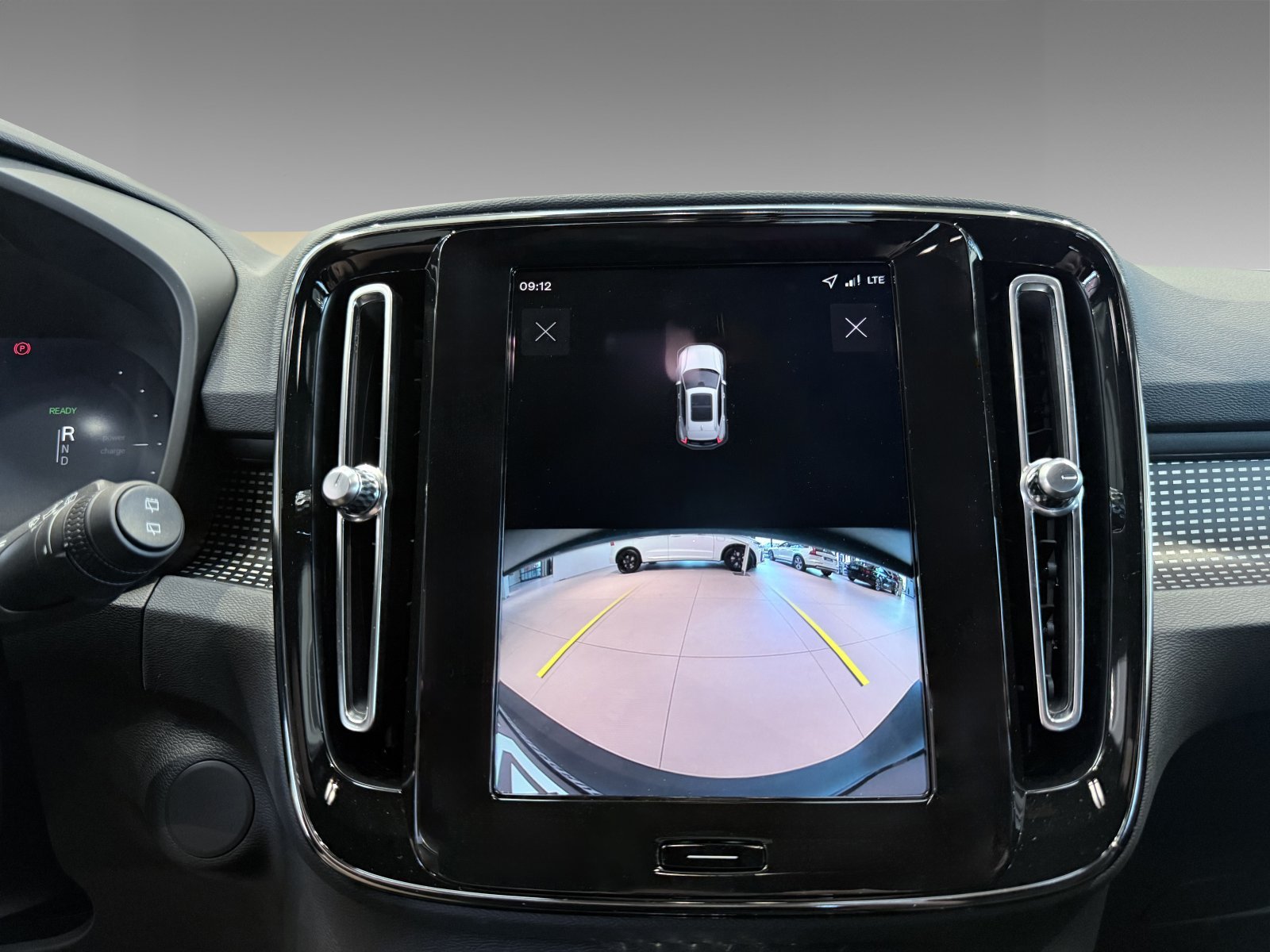 Volvo EX40 Twin Motor Plus Black Edition+Licht+Sitzkomfort+Winter