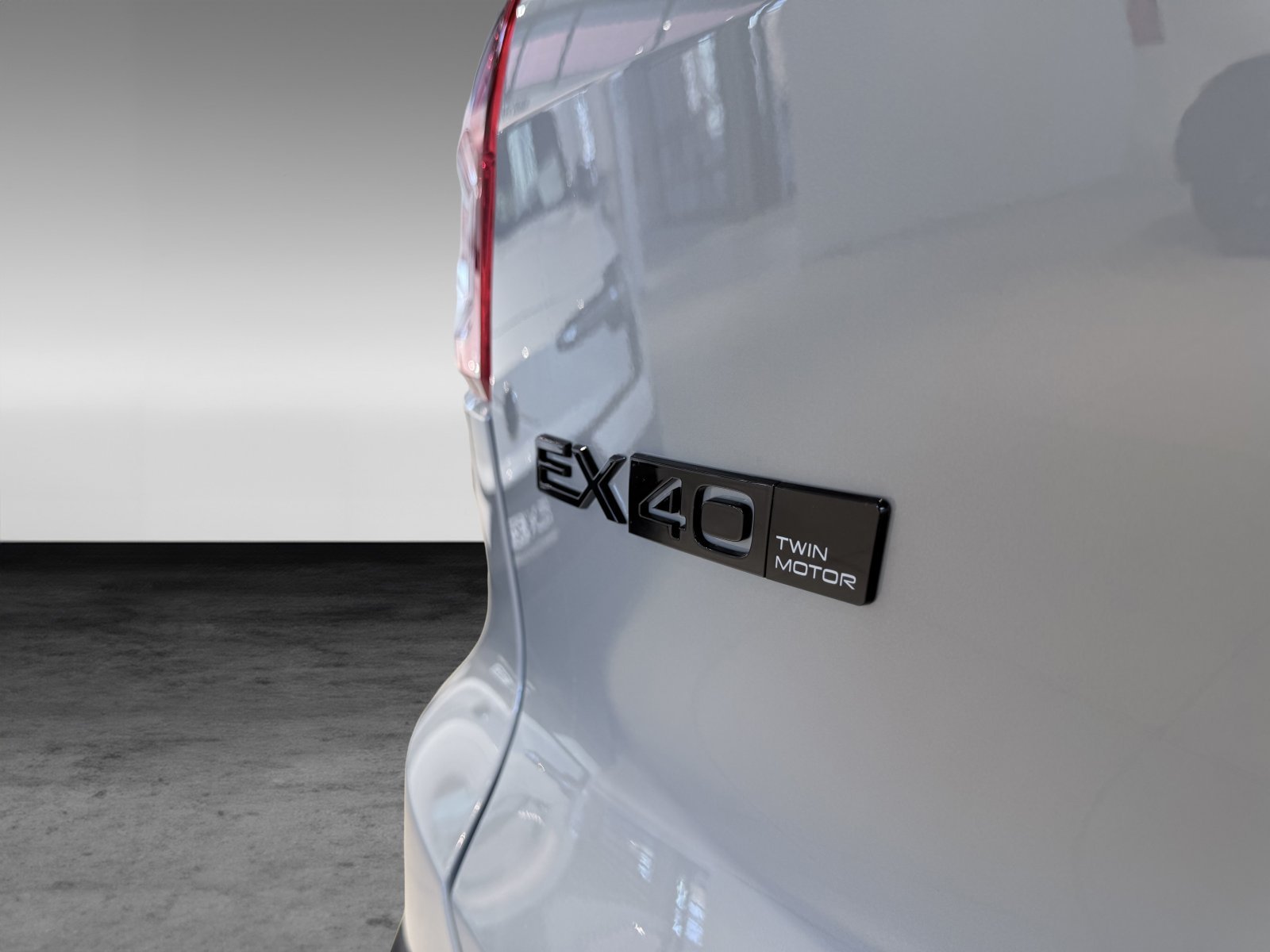 Volvo EX40 Twin Motor Plus Black Edition+Licht+Sitzkomfort+Winter