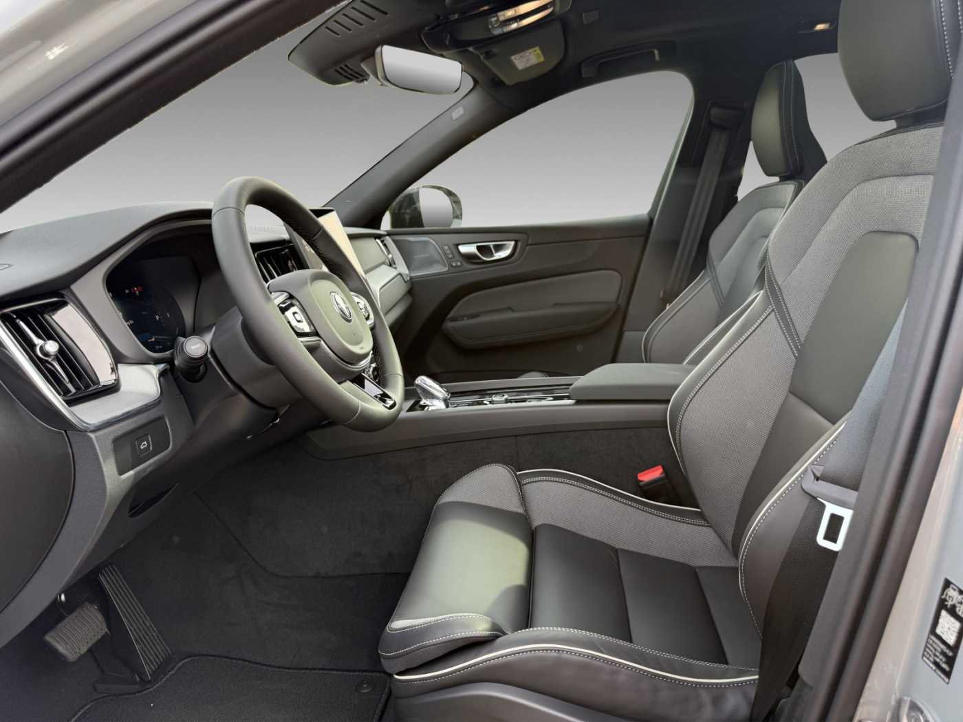 Volvo XC60 T6 Plus Black Edition+Licht-Paket+HK+Keyless