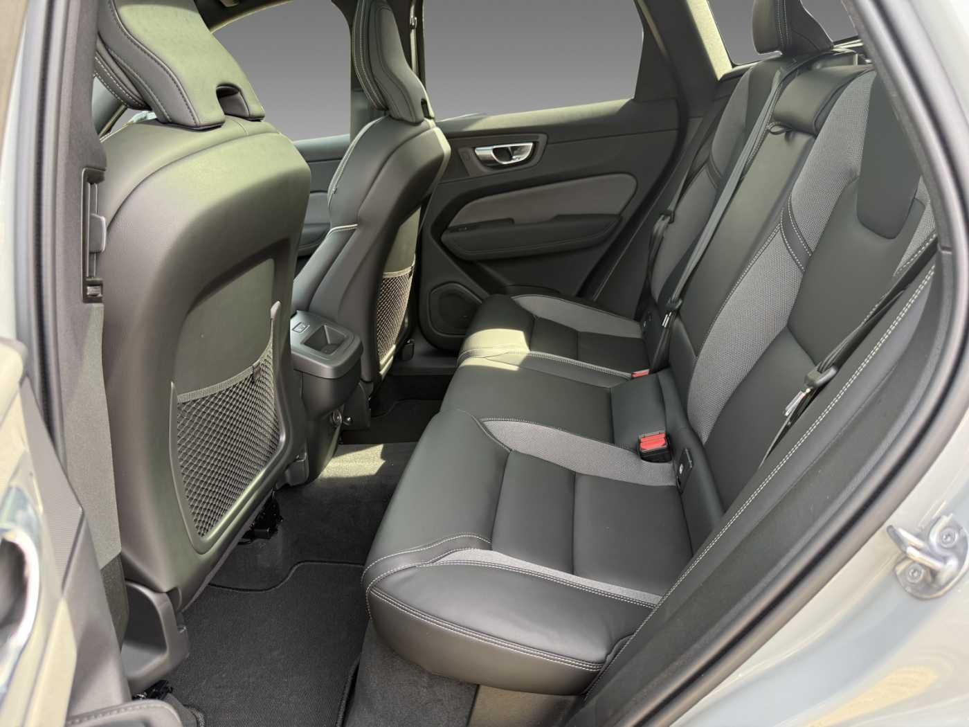 Volvo XC60 T8 Plus Black Edition+Licht-Paket+Keyless+Winter-Paket