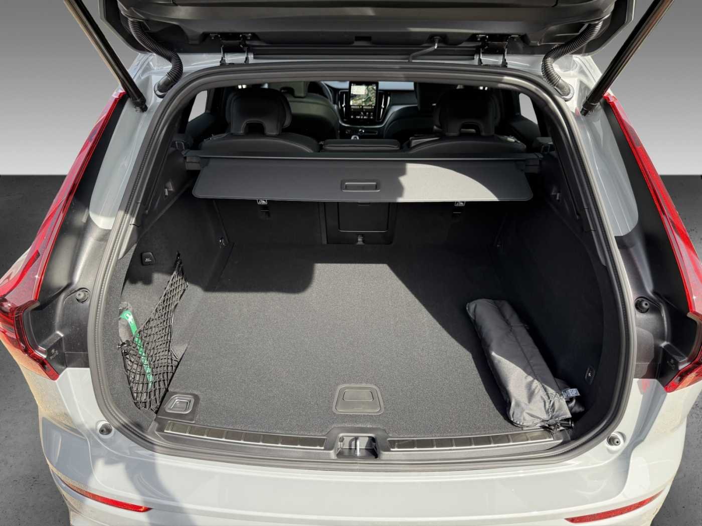 Volvo XC60 T8 Plus Black Edition+Licht-Paket+Keyless+Winter-Paket