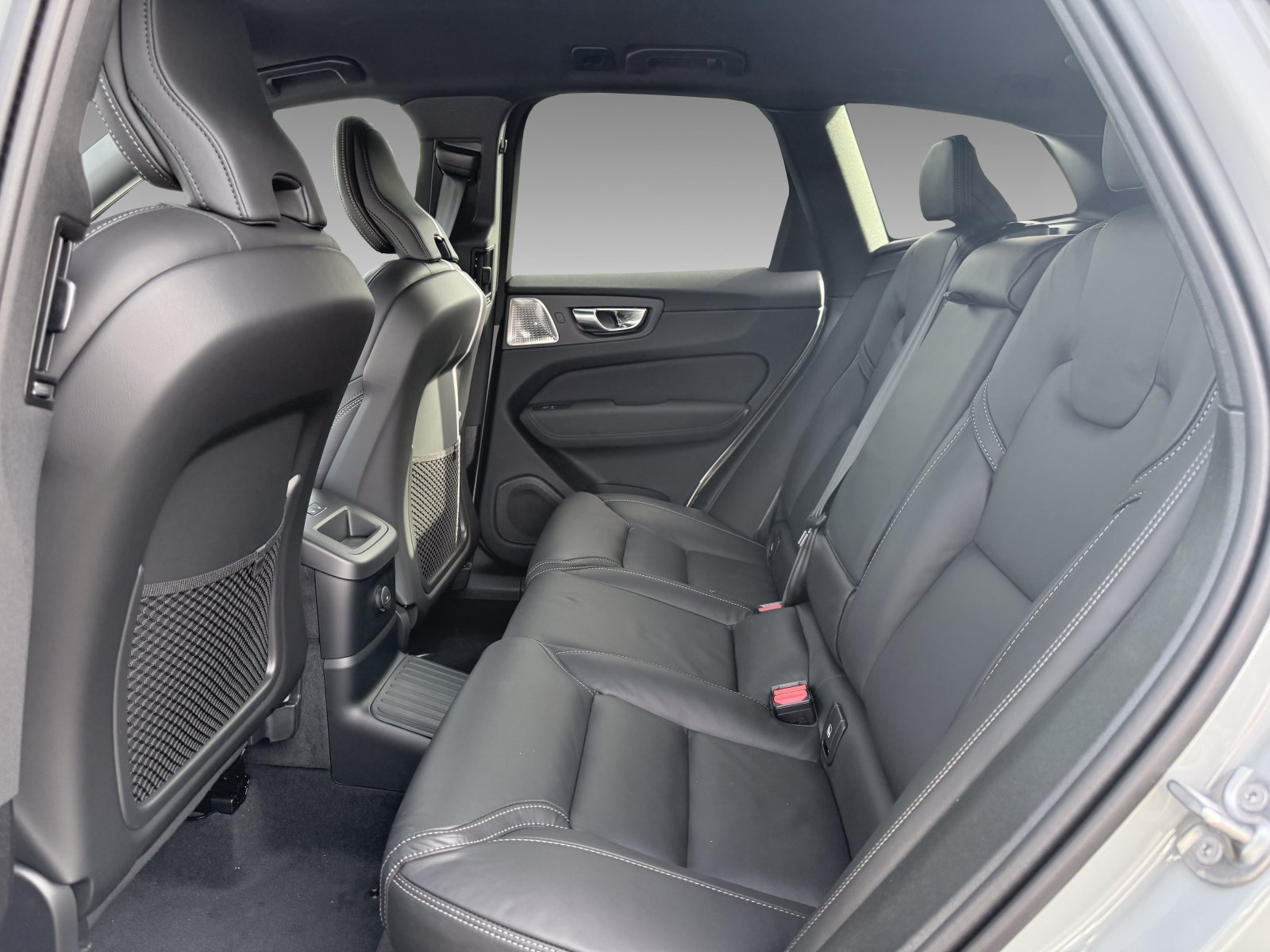 Volvo XC60 T8 Plus Black Edition+B&W+Premium+Massage