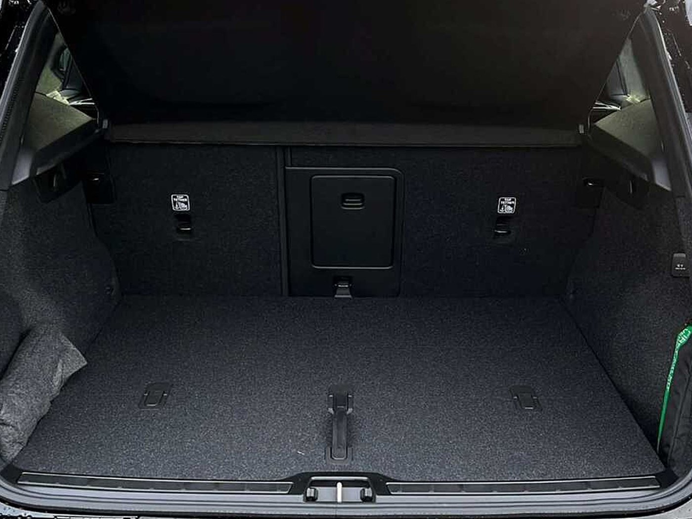 Volvo XC40 B4 Plus Dark+AHK+360°+Standheizung