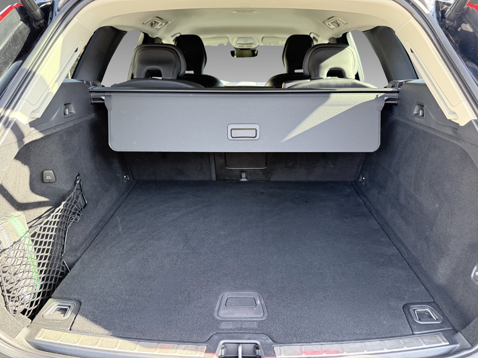 Volvo XC60 B4 D Plus Dark+AHK+Keyless+HK