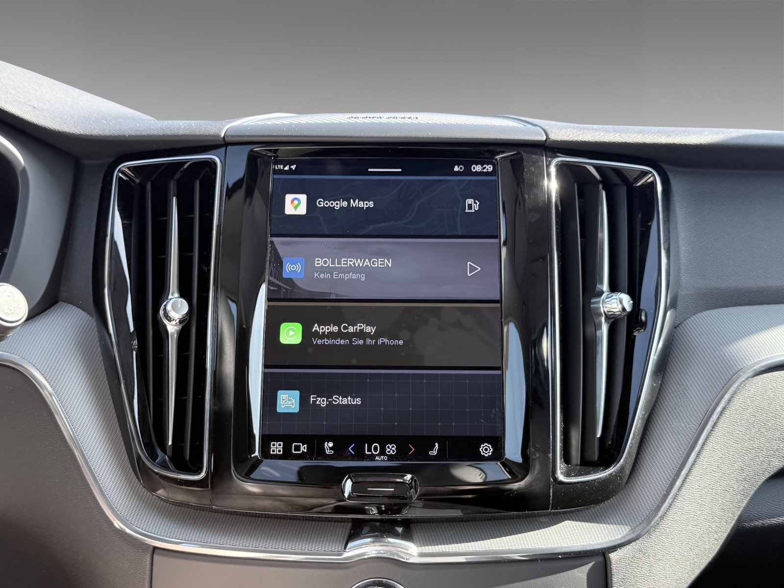 Volvo XC60 B4 D Plus Dark+AHK+Keyless+HK