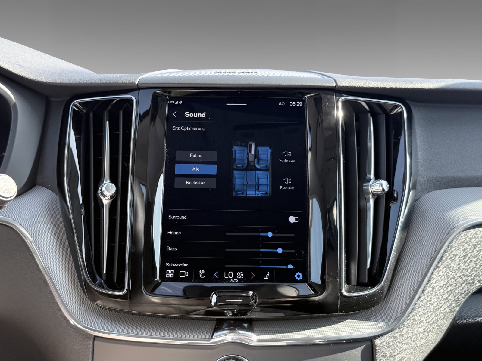 Volvo XC60 B4 D Plus Dark+AHK+Keyless+HK