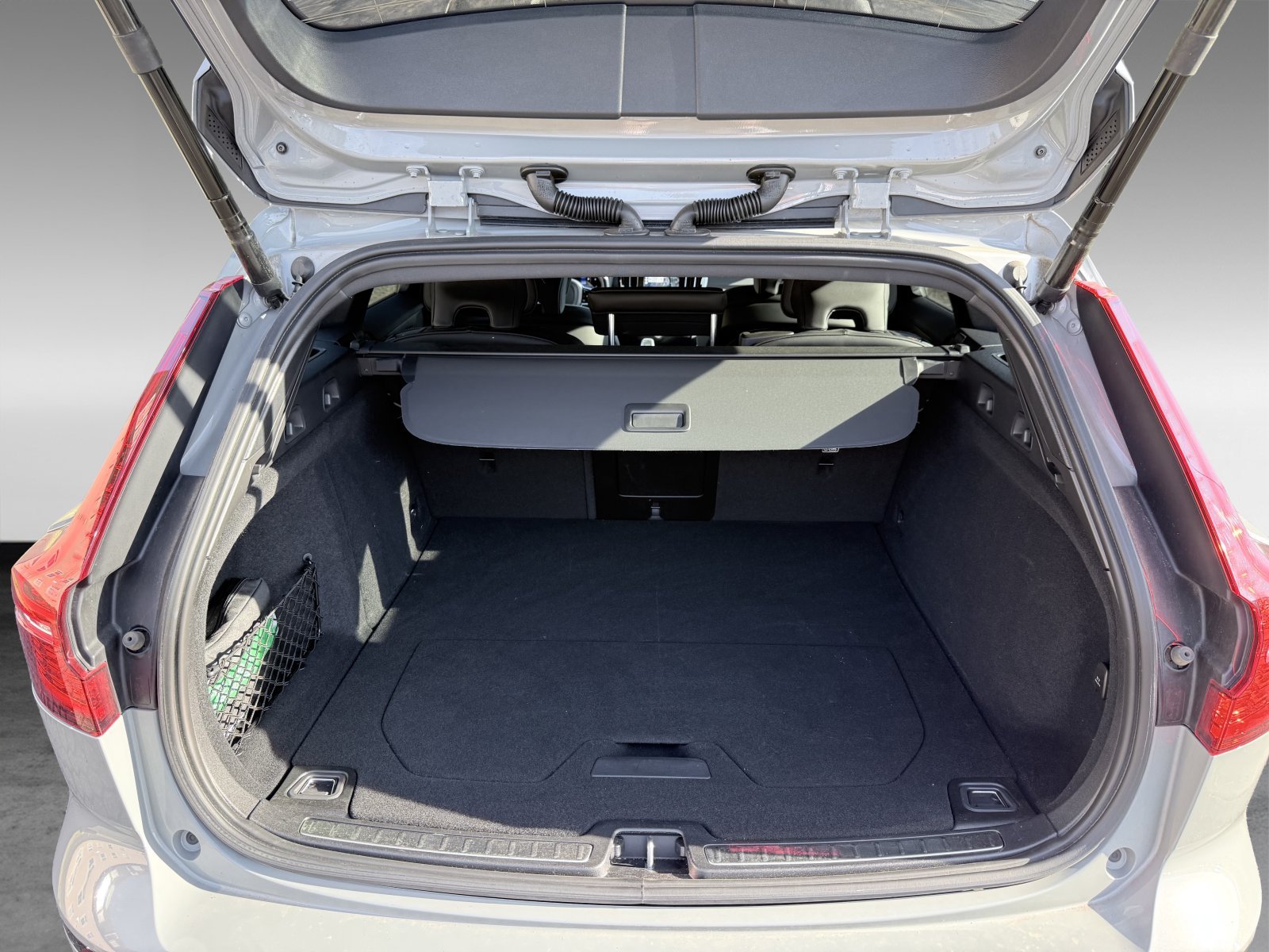 Volvo V60 B4 Plus Dark+360°+ACC+AHK+HK+Standheizung