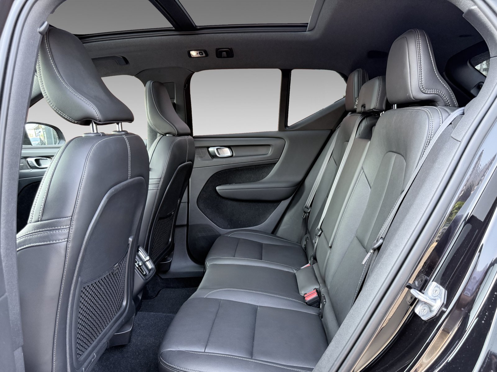 Volvo XC40 D3 AWD Inscription+360°+HK+Totwinkel+Xenium-Paket