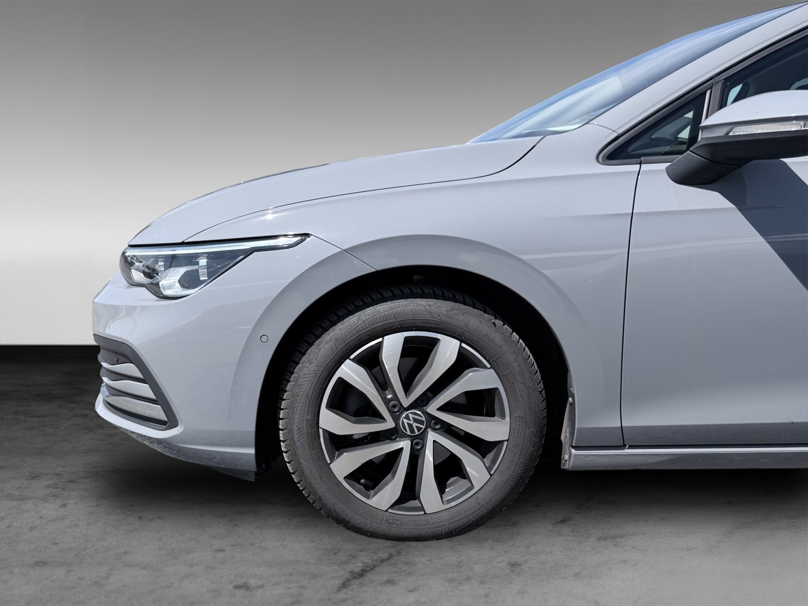VW Golf VIII 1.5 TSI Active+ACC+AHK+Ambiente+IQ.DRIVE-Paket