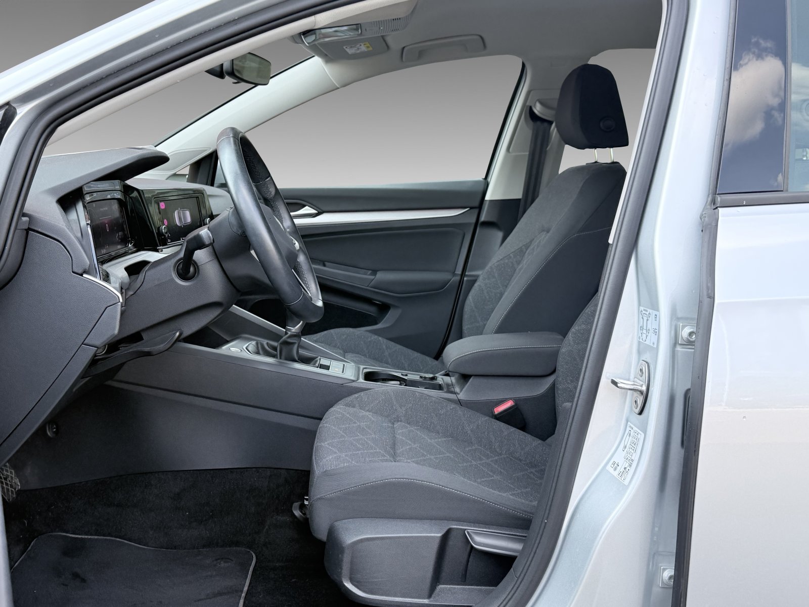 VW Golf VIII 1.0 TSI Life+Ambiente+CarPlay+Winterpaket