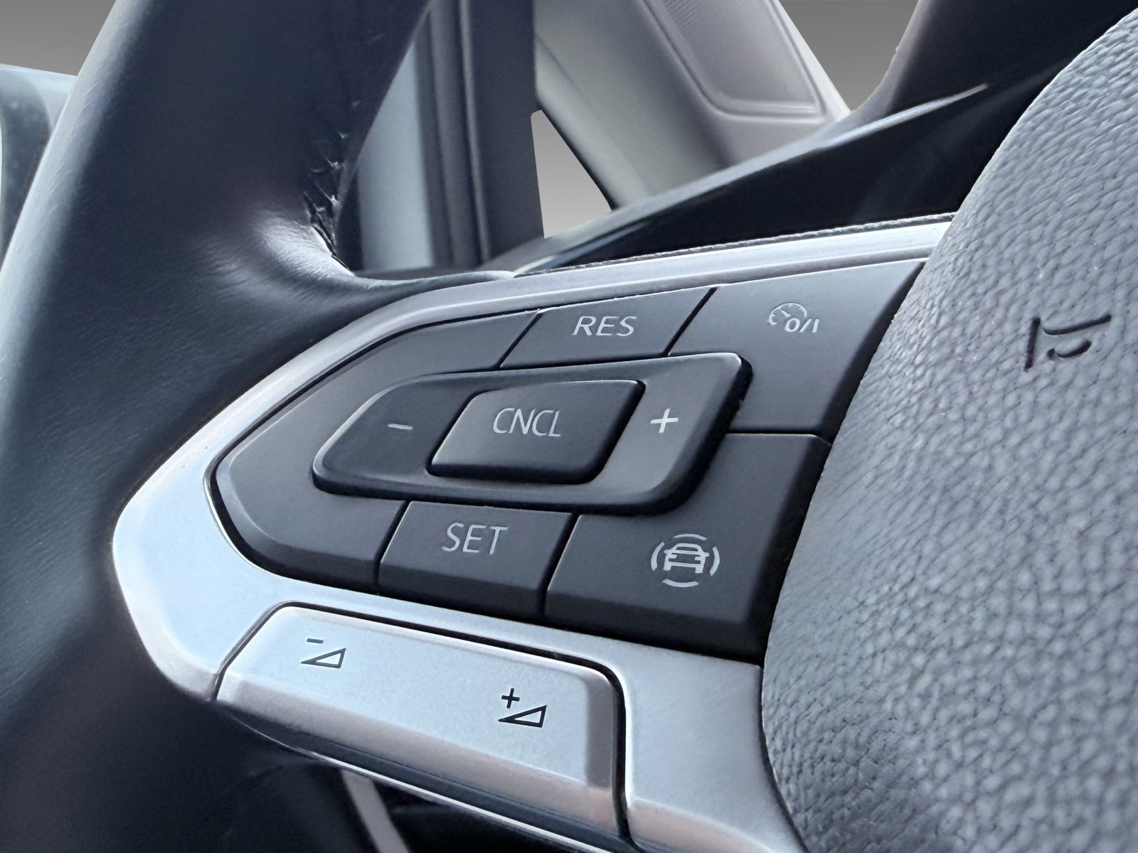 VW Golf VIII 1.0 TSI Life+Ambiente+CarPlay+Winterpaket