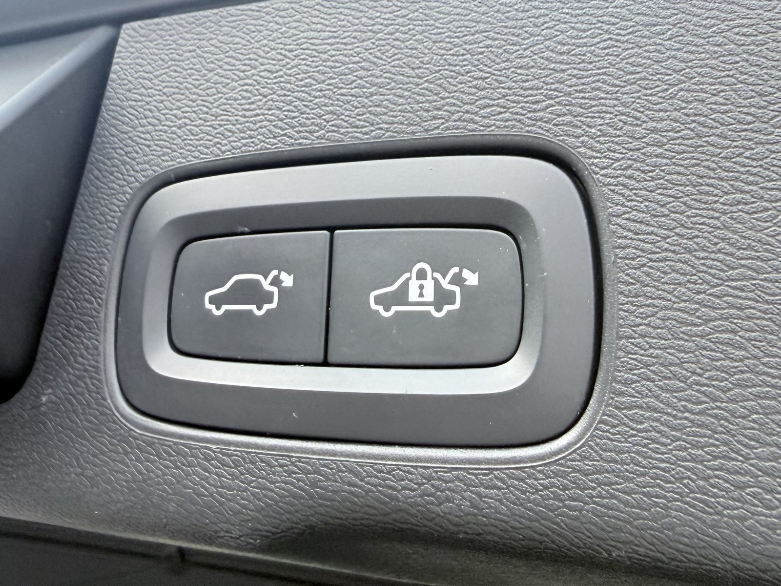 Volvo XC60 B4 Core+Keyless+FS-Heizung+Winter-Paket