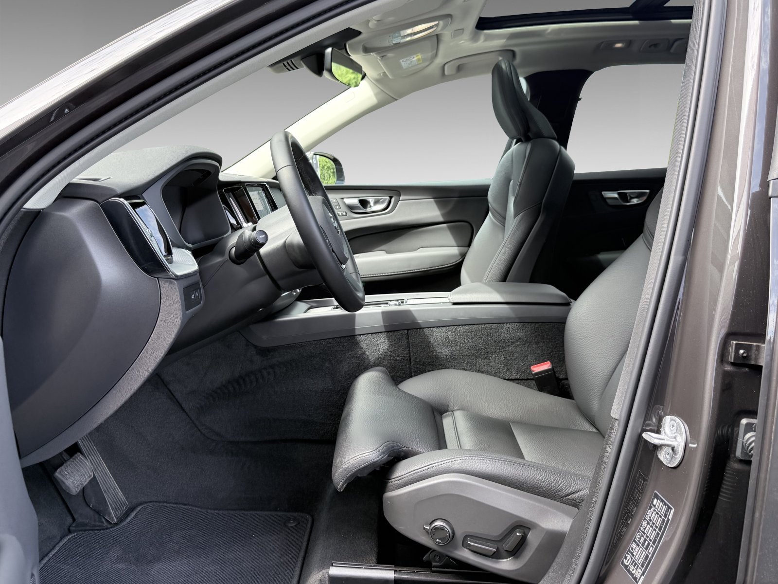 Volvo XC60 T6 AWD Plus Bright+360°+ACC+Business-Paket+BLIS+Voll-LED