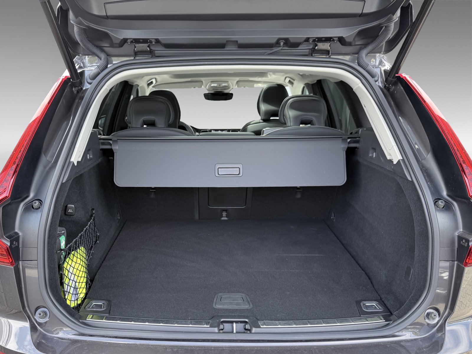 Volvo XC60 T6 AWD Plus Bright+360°+ACC+Business-Paket+BLIS+Voll-LED