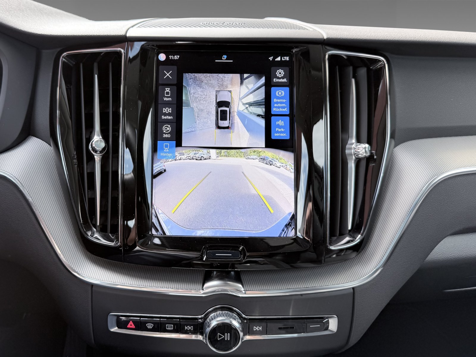 Volvo XC60 T6 AWD Plus Bright+360°+ACC+Business-Paket+BLIS+Voll-LED