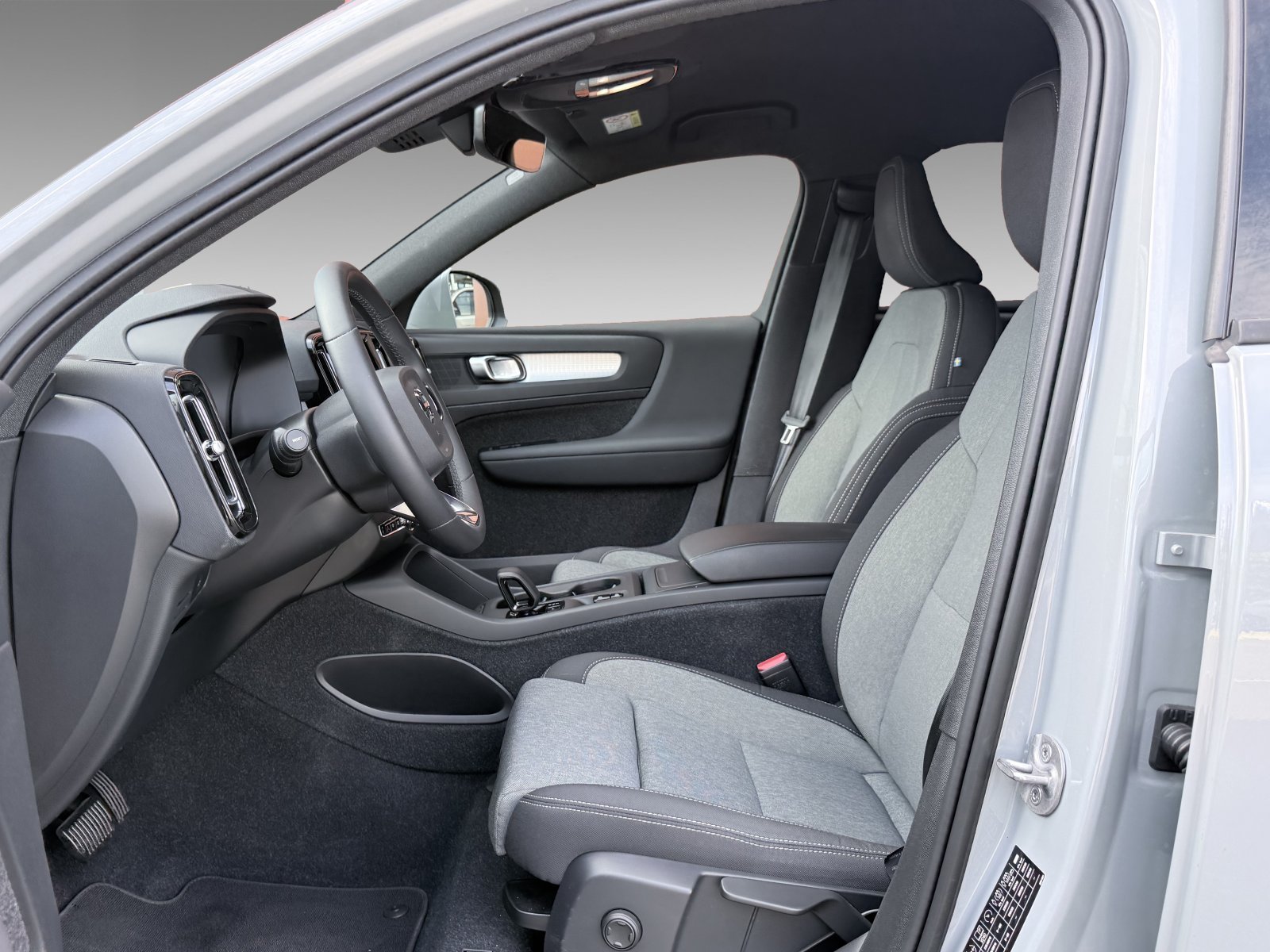 Volvo XC40 B3 Core+Bluetooth+CarPlay+Keyless