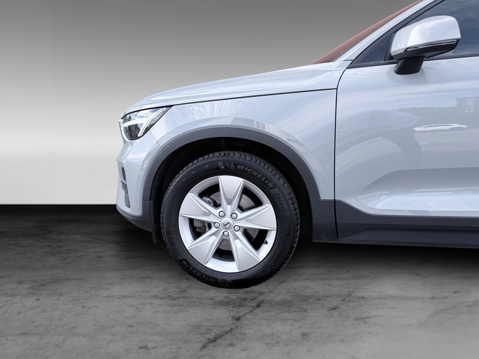 Volvo XC40 B3 Core+Bluetooth+CarPlay+Keyless