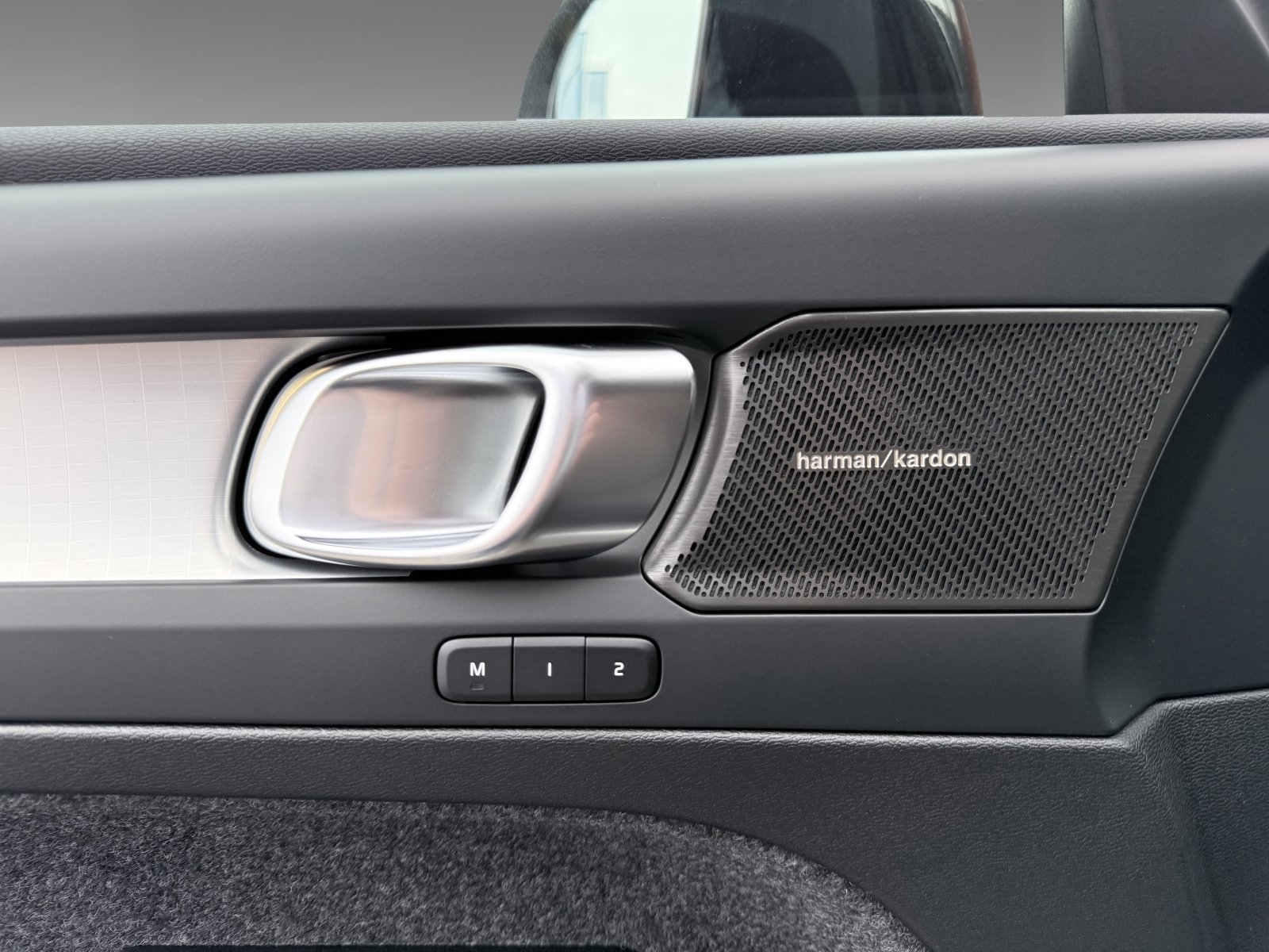 Volvo XC40 B3 Core+Bluetooth+CarPlay+Keyless