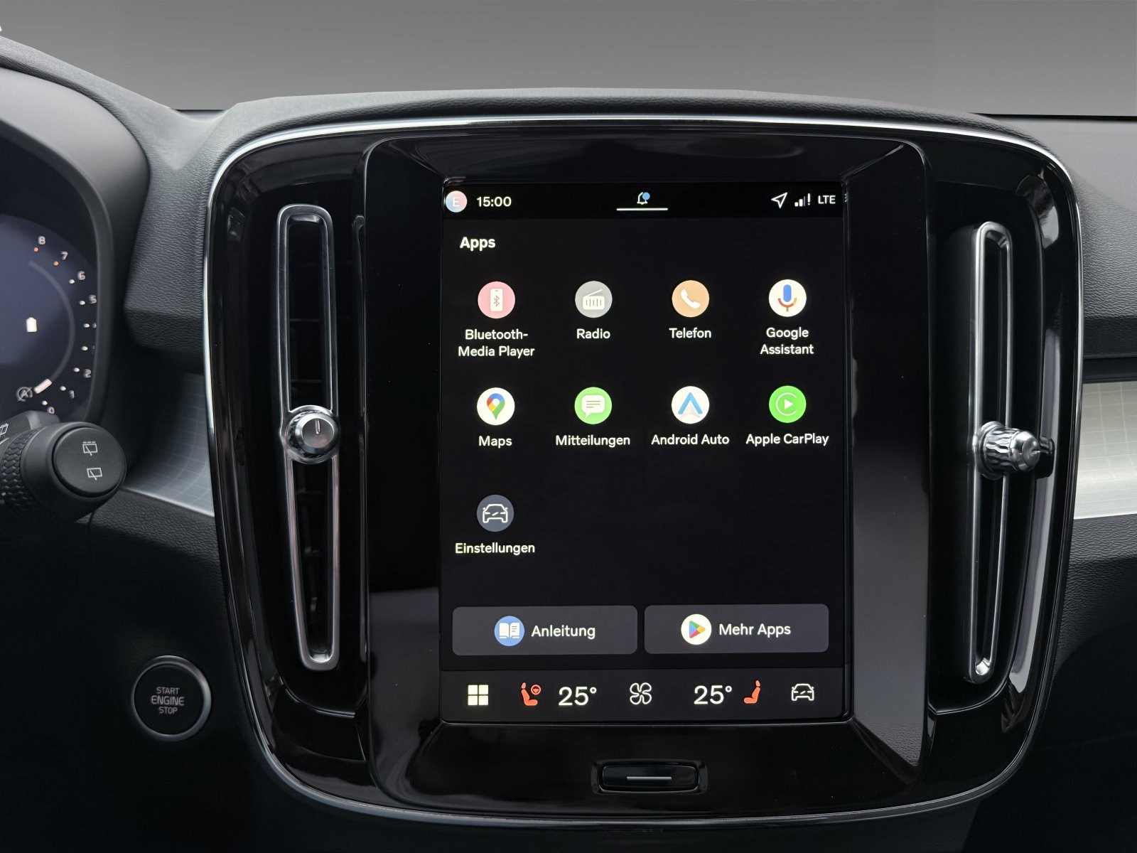 Volvo XC40 B3 Core+Bluetooth+CarPlay+Keyless