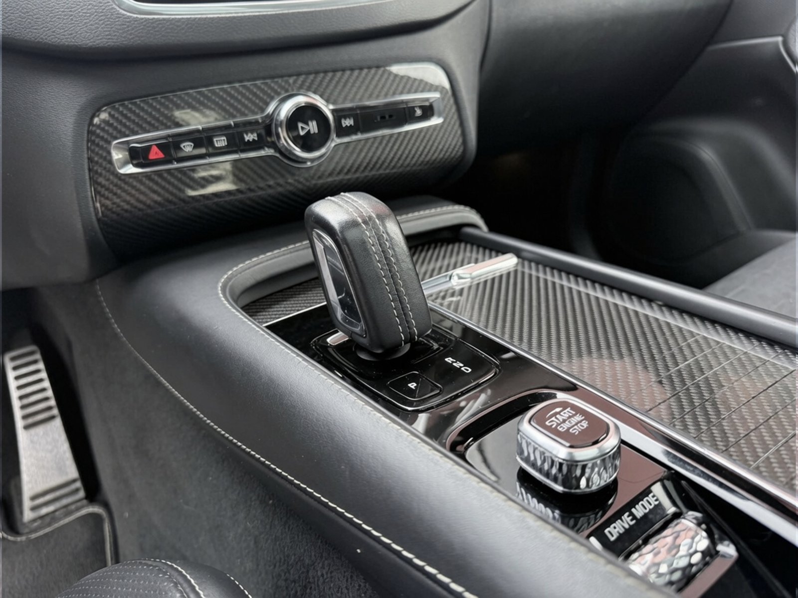 Volvo XC90 T8 Twin Engine R-Design+AHK+Carbon+Keyless+HK+Panorama