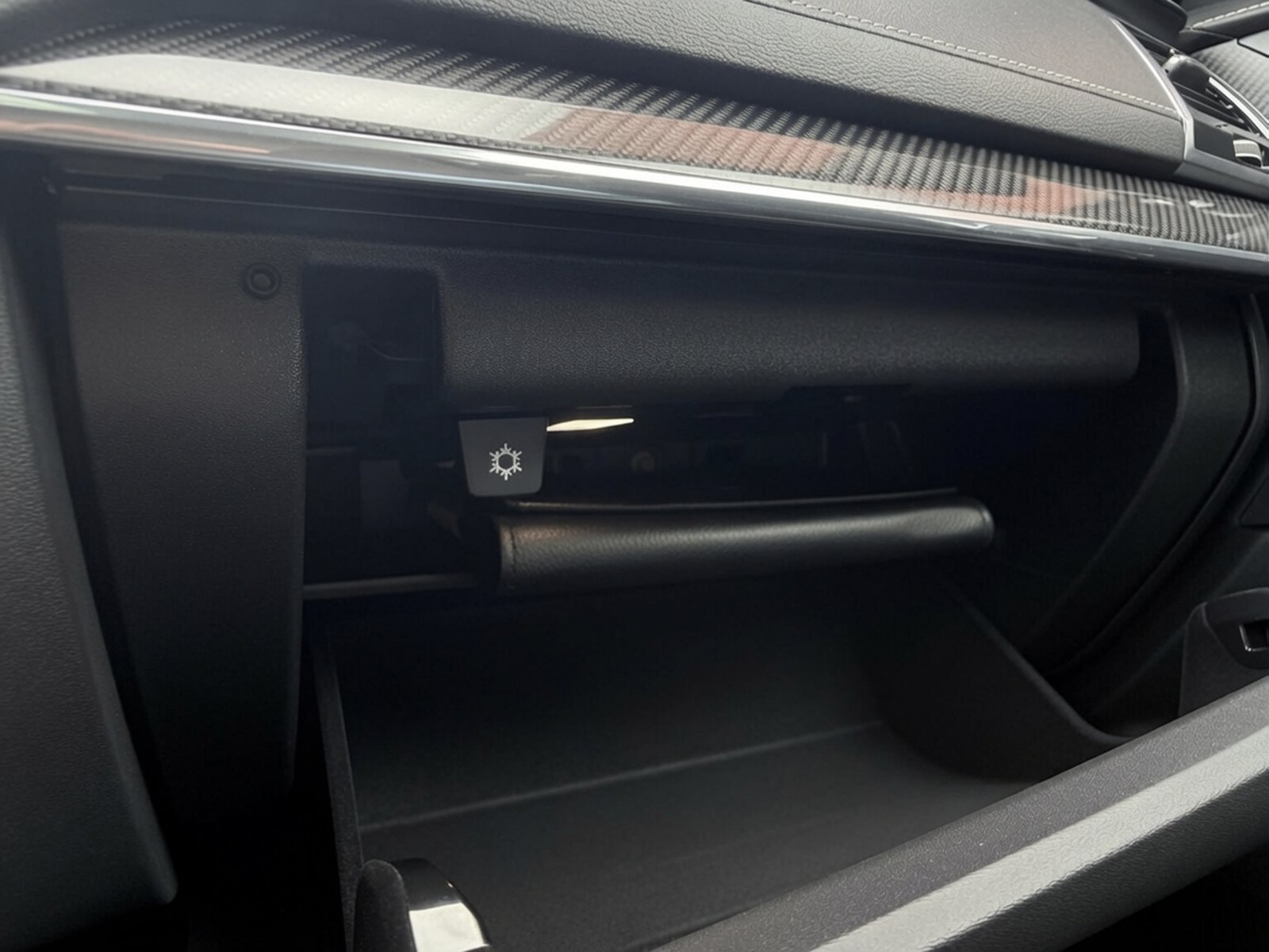 Volvo XC90 T8 Twin Engine R-Design+AHK+Carbon+Keyless+HK+Panorama