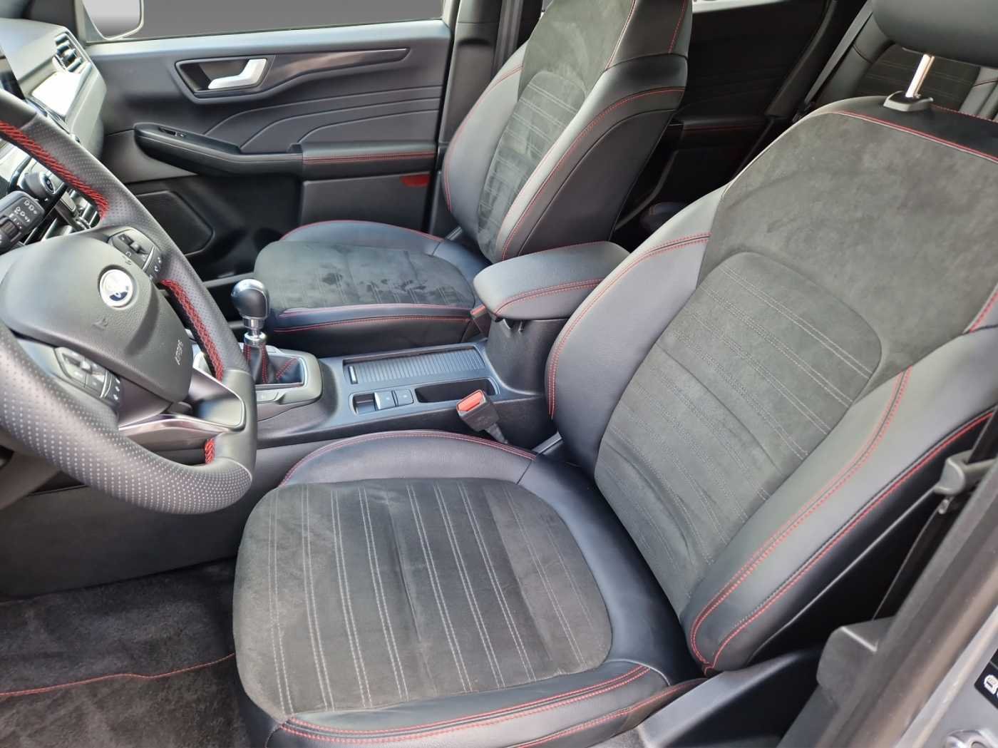 Ford Kuga ST-Line X 1.5l EcoBoost 110KW(150PS) Navi, Panoramadach, el. Heckklappe, RfKamera, Klimaautomatik, Head Up Display