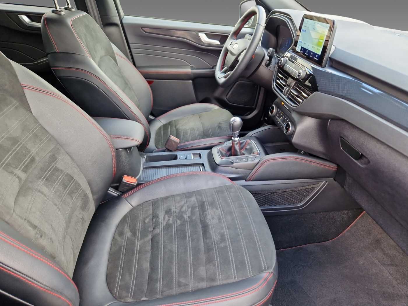 Ford Kuga ST-Line X 1.5l EcoBoost 110KW(150PS) Navi, Panoramadach, el. Heckklappe, RfKamera, Klimaautomatik, Head Up Display