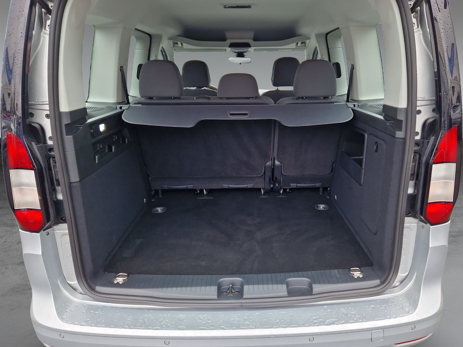 Ford Tourneo Connect 2.0 EcoBlue TDci Trend, 5 Sitzer, Klimaanlage, Parkhilfe vorne+hinten, Tempomat