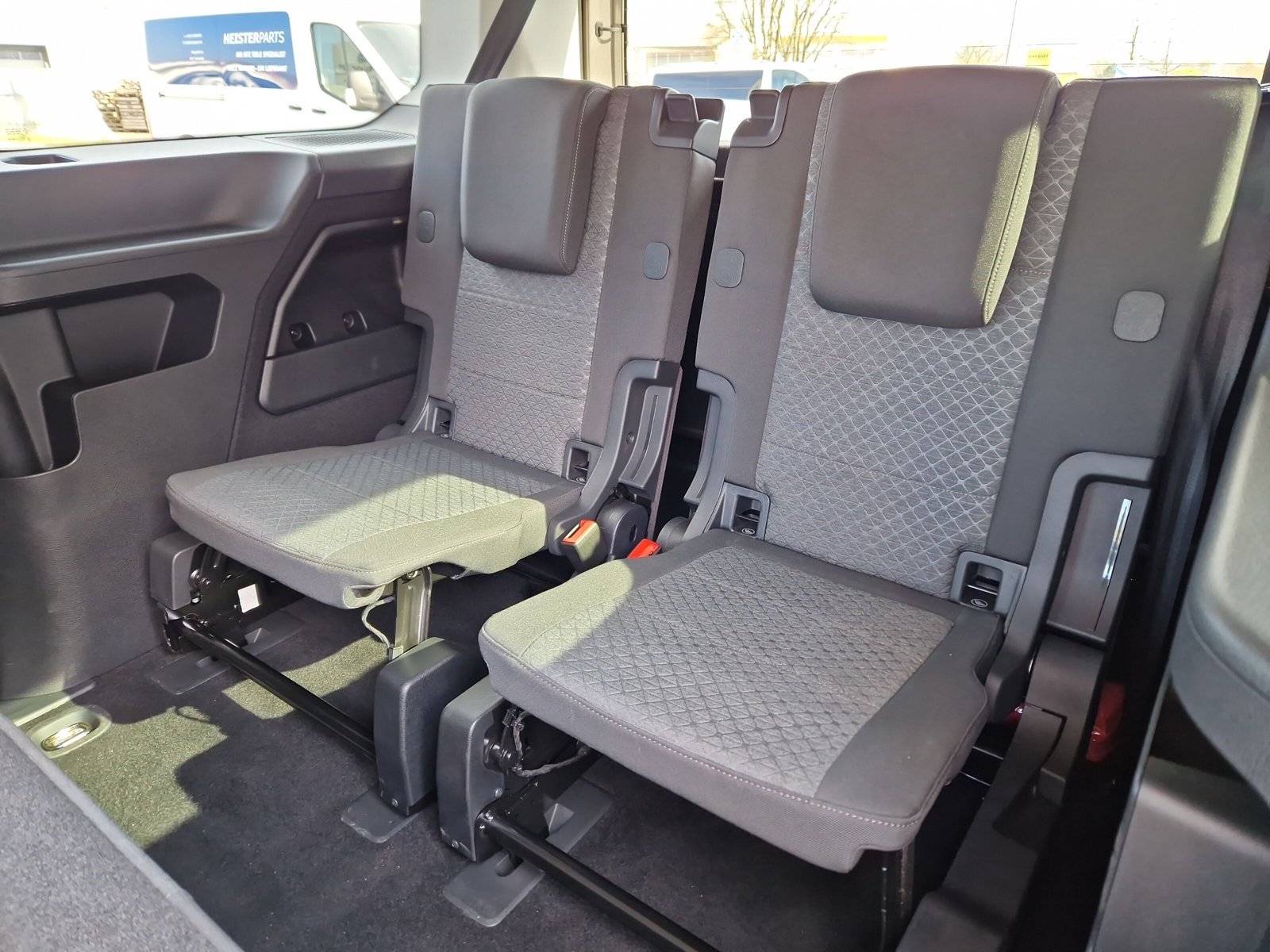Ford Tourneo Connect Grand Titanium 2.0l TDci, 7 Sitzer, Navi, Klimaautomatik, RfKamera, Parkhilfe vorne+hinten
