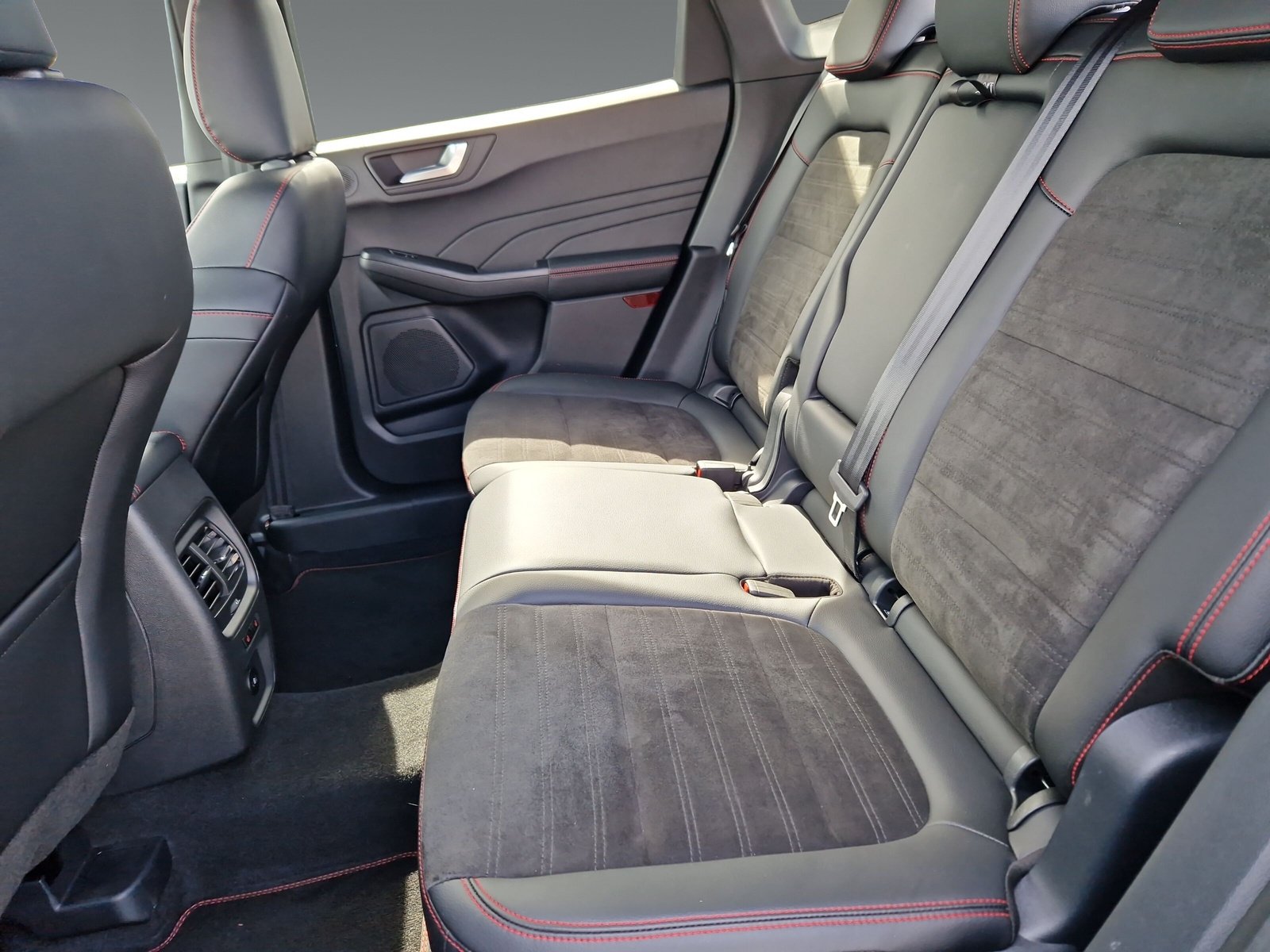 Ford Kuga 2.0 TDci ST-Line X, AHK schwenkbar, Matrix-LED, Klimaautomatik, RfKamera, Head-UP