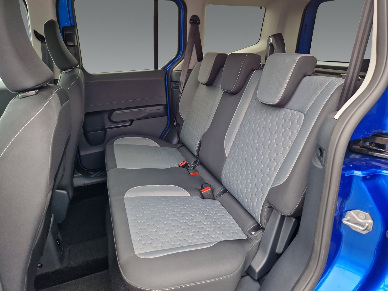 Ford Tourneo Courier Titanium 1.0 EcoBoost 92KW(125PS) Automatik-Getriebe, AHK fest, 17 Zoll LM, Sitzheizung, Navi