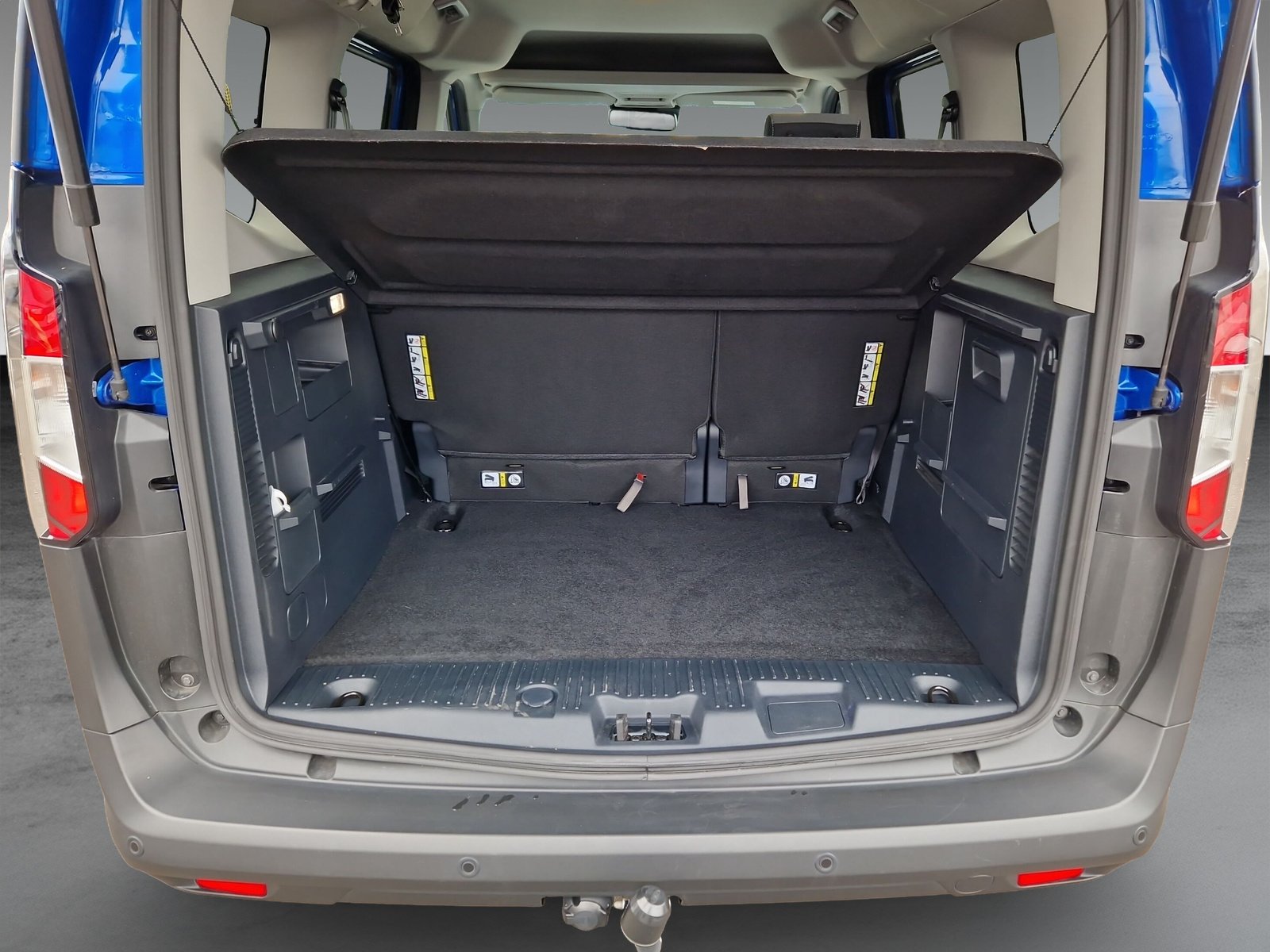 Ford Tourneo Courier Titanium 1.0 EcoBoost 92KW(125PS) Automatik-Getriebe, AHK fest, 17 Zoll LM, Sitzheizung, Navi