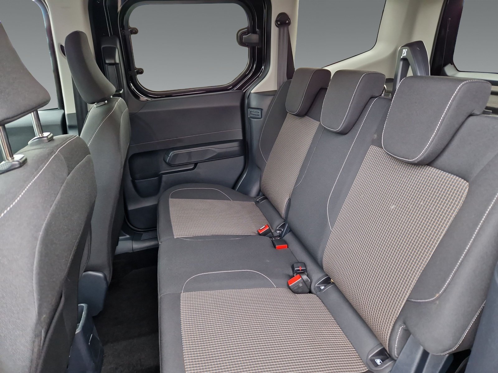 Ford Tourneo Courier Trend 1.0l Ecoboost 92KW(125PS) Automatik-Getriebe, Klimaautomatik, Navi, Sitzheizung, Parkhilfe vorne+hinten
