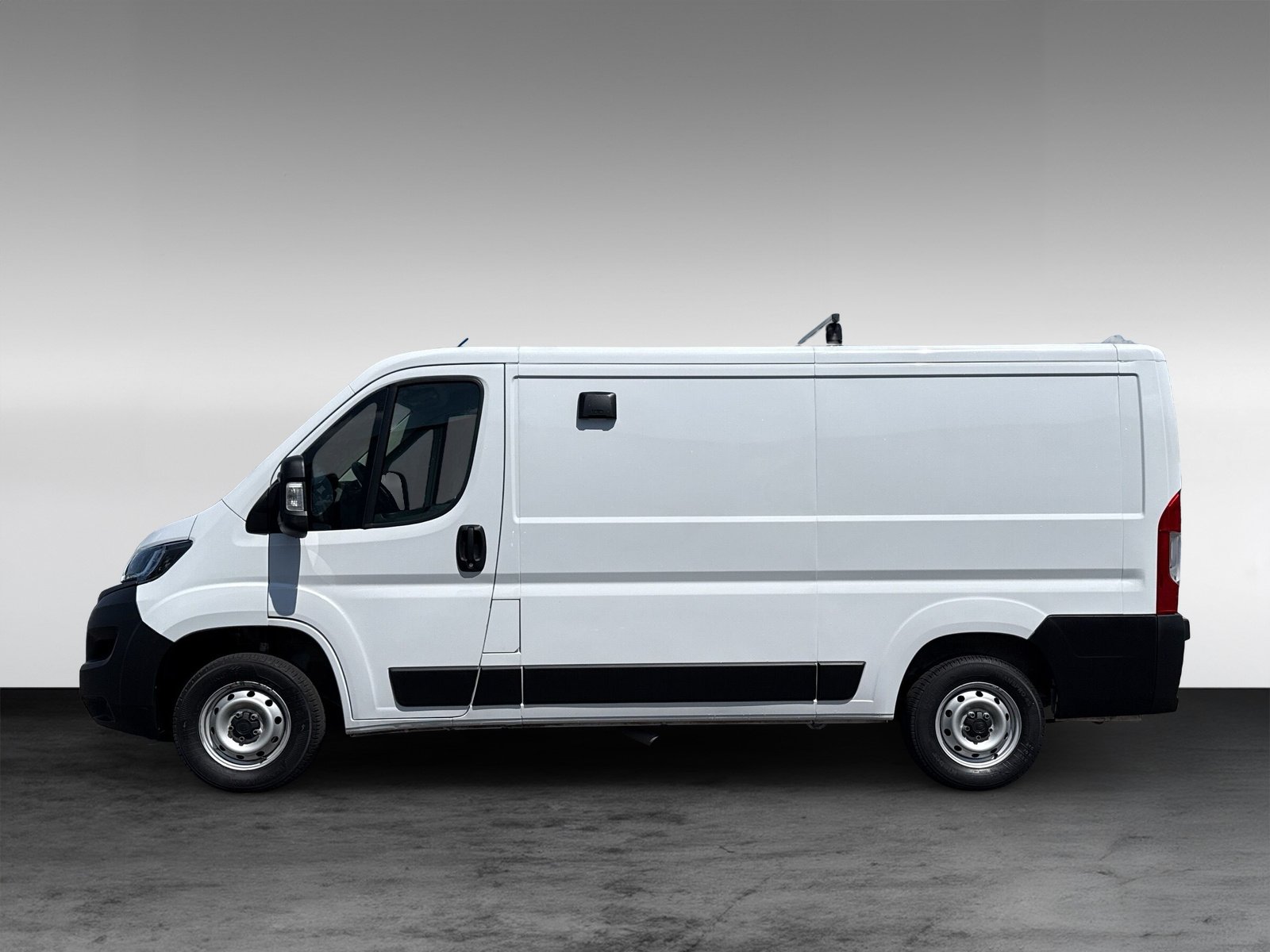 Fiat Ducato 33 140 Multijet L2H1 2.2l TDci 103KW(140PS) Klima, Sortimo Regalausbau, AHK, Parkhilfe hinten