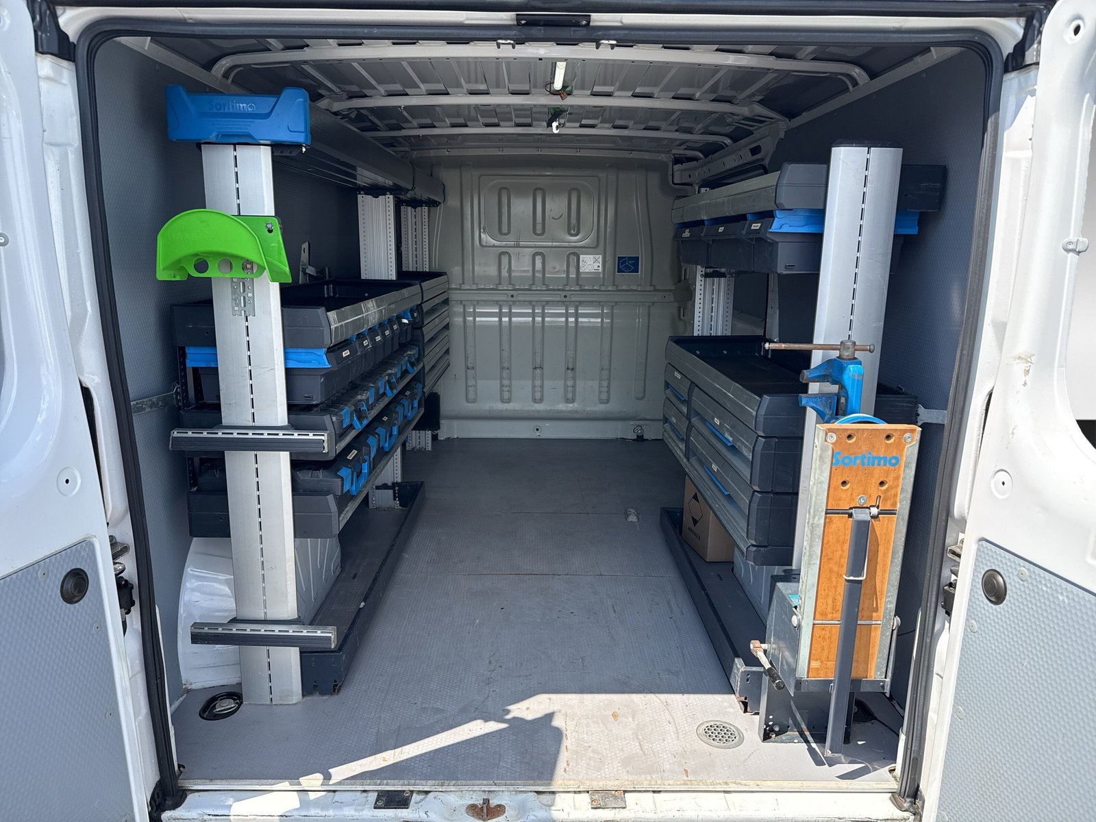 Fiat Ducato 33 140 Multijet L2H1 2.2l TDci 103KW(140PS) Klima, Sortimo Regalausbau, AHK, Parkhilfe hinten