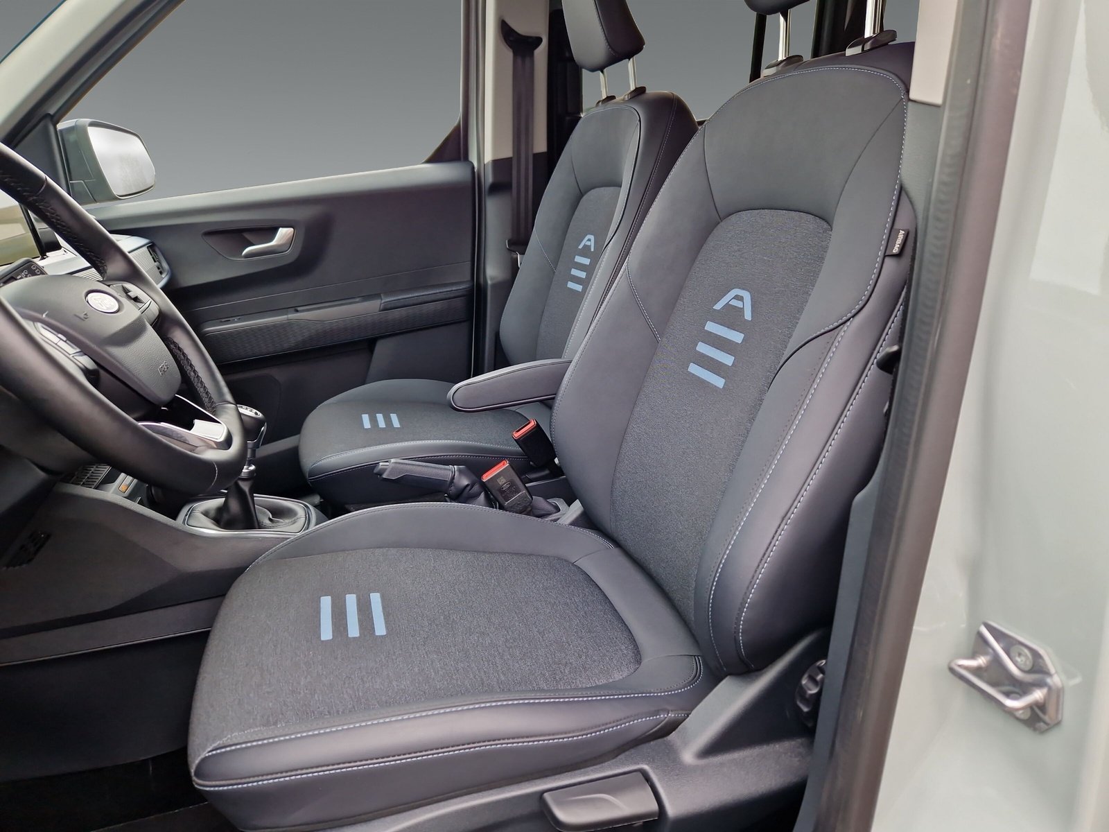 Ford Tourneo Courier Active 1.0l EcoBoost 92KW(125PS) Klimaautomatik, Navi, RfKamera, Parkhilfe vorne+hinten