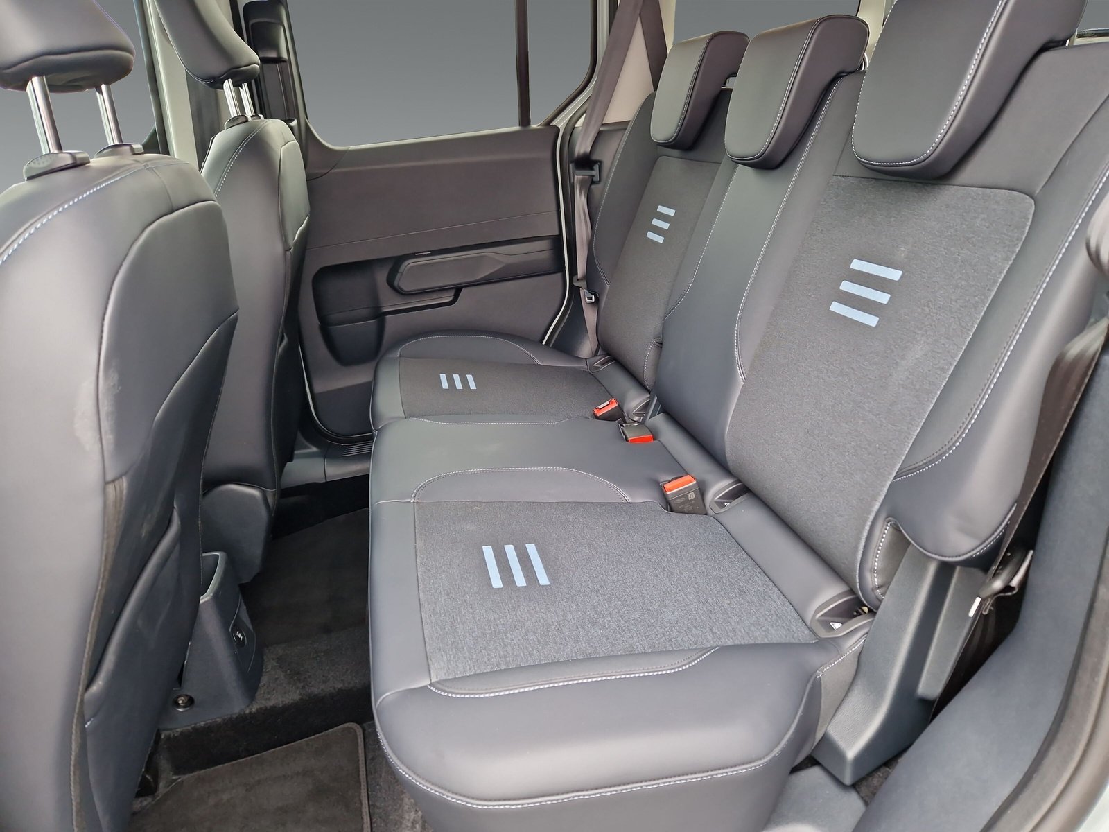 Ford Tourneo Courier Active 1.0l EcoBoost 92KW(125PS) Klimaautomatik, Navi, RfKamera, Parkhilfe vorne+hinten