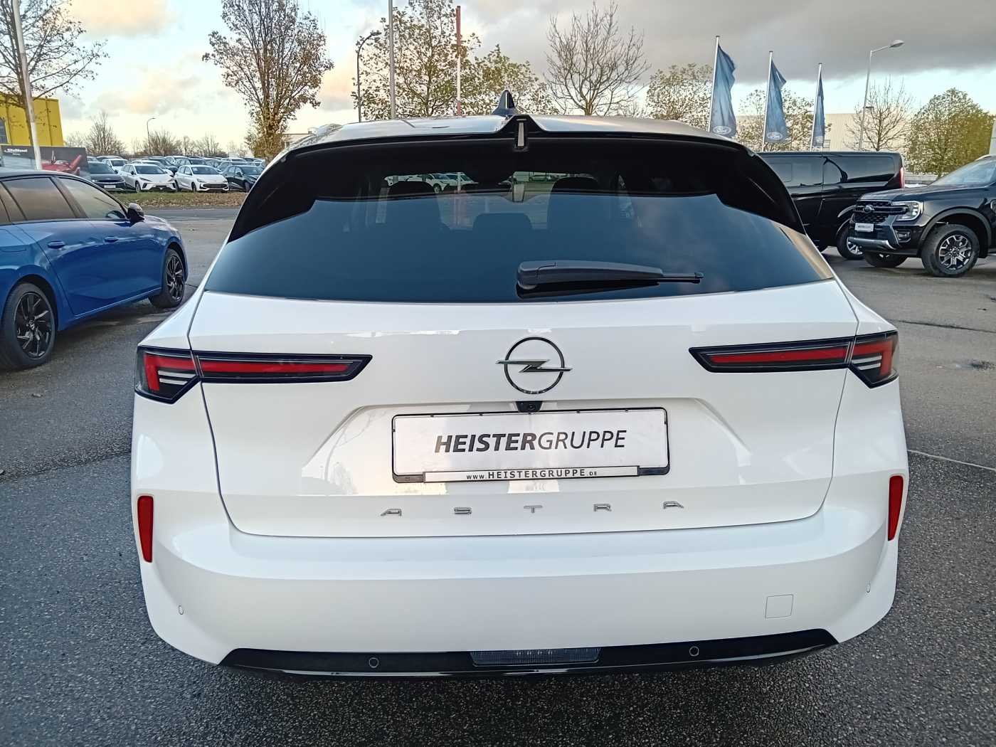 Opel Astra Sports Tourer 1.2 Elegance *AHK*KEYLESS*SITZHZG*RFKAM*