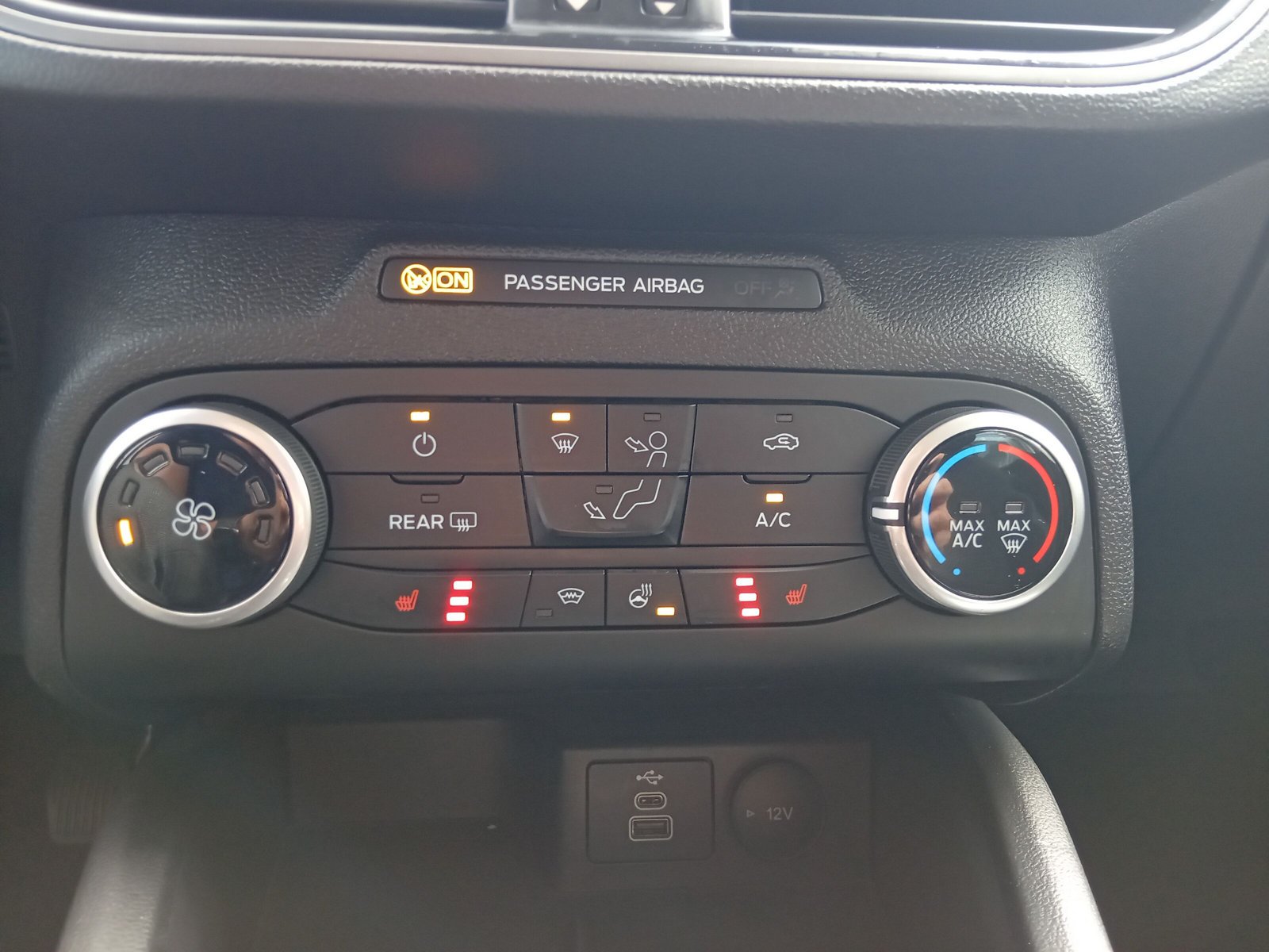 Ford Focus 1.0 EcoBoost Cool & Connect KAMERA*
